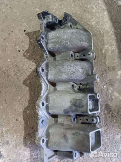 Впускной коллектор алюминиевый Рено Меган 2