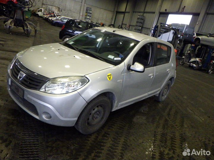 Зеркало правое Renault Sandero 1 электрич