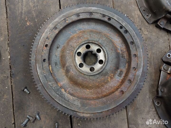 Terrano wd21(z24) маховик,венец