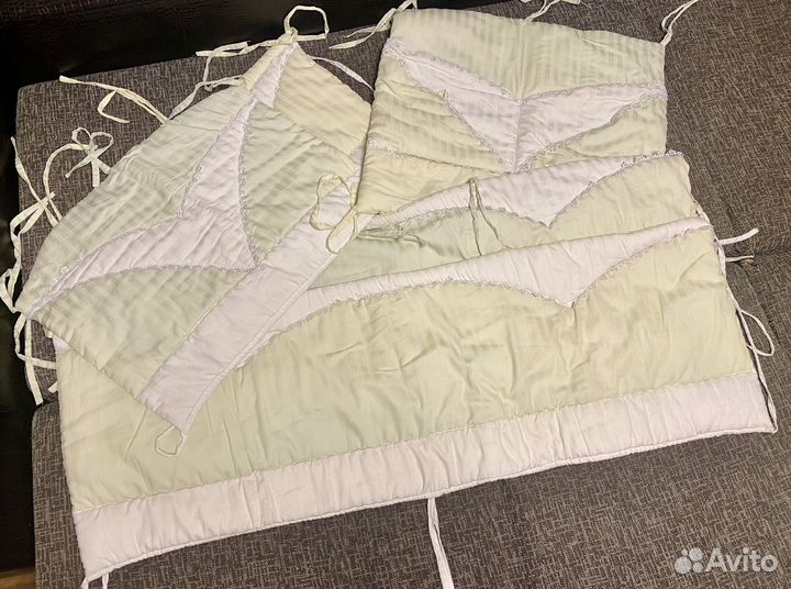 Бортики в кроватку с постельным бельем