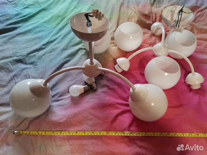 Люстры белые одинаковые 2 шт