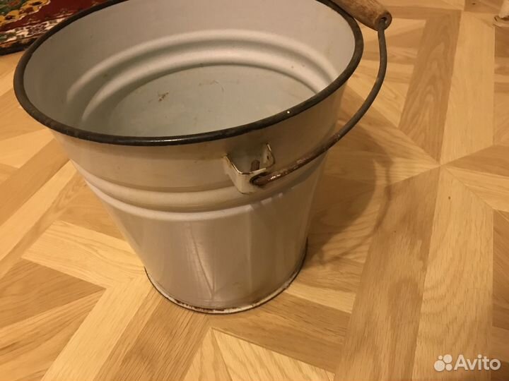 Эмалированное ведро