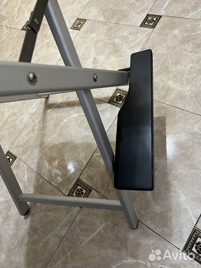 Стул визажиста складной