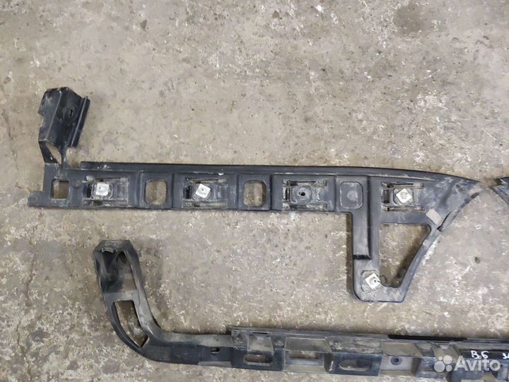 Крепление заднего бампера Volkswagen Passat B6