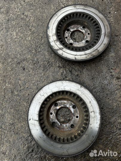 Передние тормознве диски калина r14