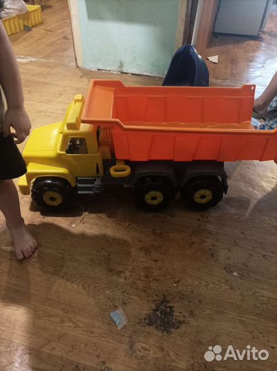 Игрушка большая машинка