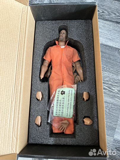 Фигурка под hot toys