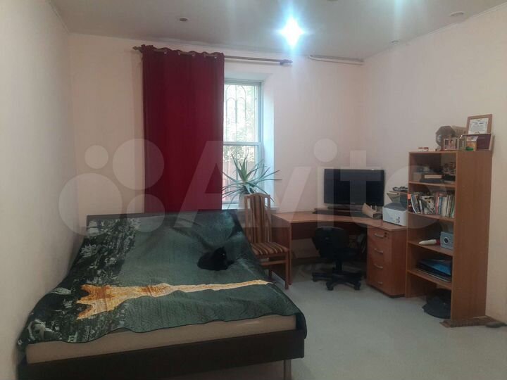 3-к. квартира, 90 м², 1/3 эт.