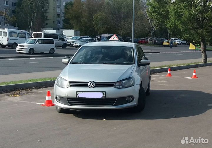 Инструктор по вождению автомобиля(акпп)