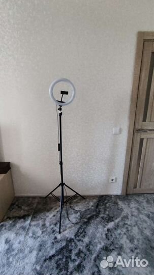 Кольцевая лампа со штативом бу