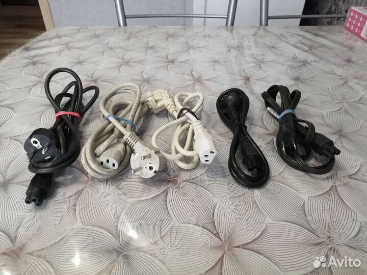 Кабель для подключения компьютера к 220V