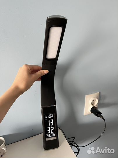 Настольная лампа с часами