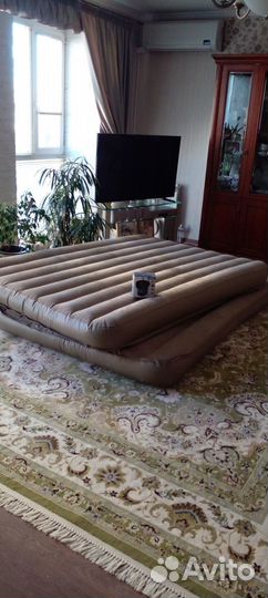 Надувной матрас кровать с насосом. Б/у