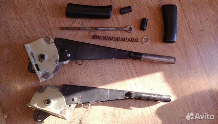 2 Ручника в сборе приора. Один подварить. За всё