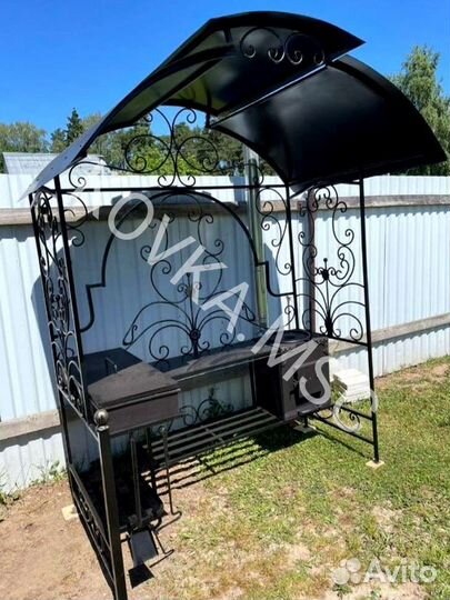 Мангал с крышей