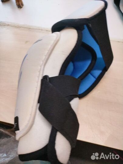 Хоккейная форма, налокотники