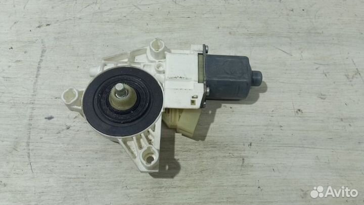 Моторчик стеклоподъемника передний левый Mercedes