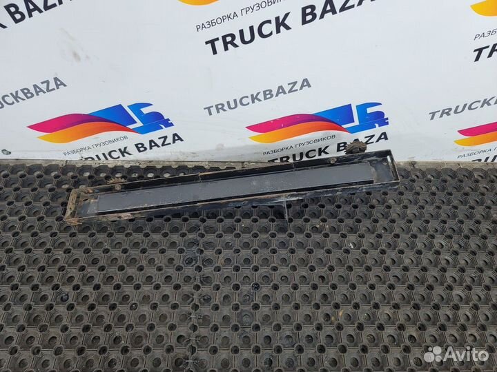 Кронштейн левый радиатора охлаждения Man L2000