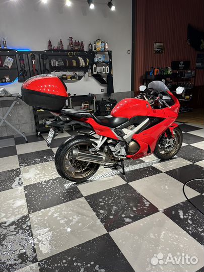 Продам мотоцикл Honda VFR 800