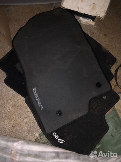 Оригинальные автомобильные коврики Mazda