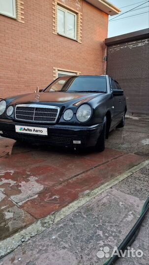 Mercedes-Benz E-класс 2.0 AT, 1997, битый, 353 000 км