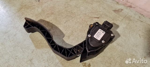 Педаль газа Renault Logan 2