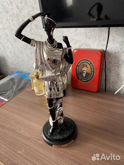 Статуэтка негритянка