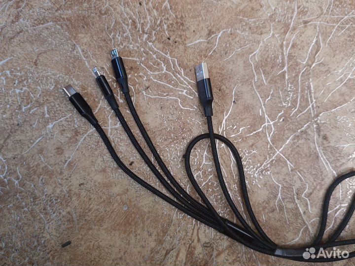 Шнур универсальный для зарядки смартфона и айфона