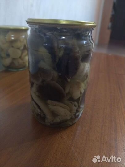 Грибы маринованные