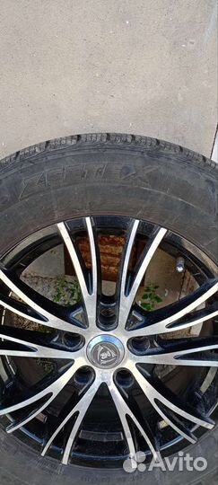 Zeetex Ice-Plus S-200 215/65 R16