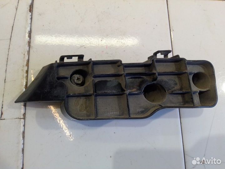 Кронштейн переднего бампера левый