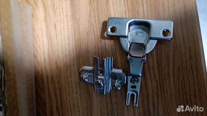 Петля мебельная hettich