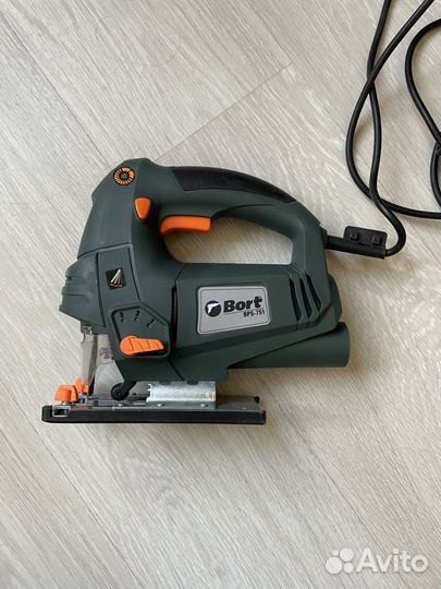 Электролобзик bort BPS-751