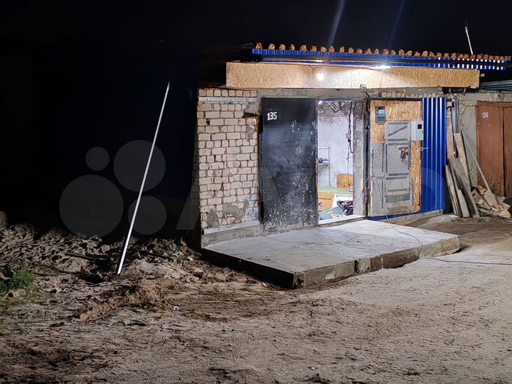 Гараж, > 30 м²