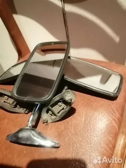 Зеркало заднего вида