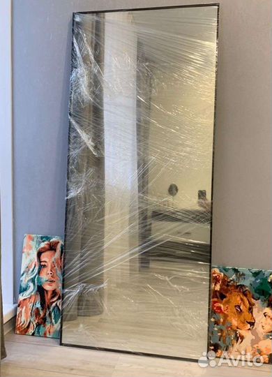 Зеркало настенное. В алюминиевой раме