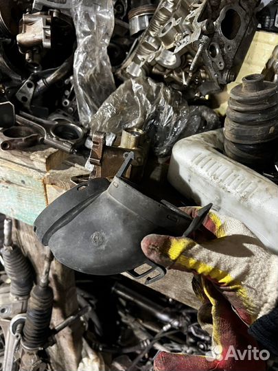 Патрубок дмрв Мерседес 112 мотор