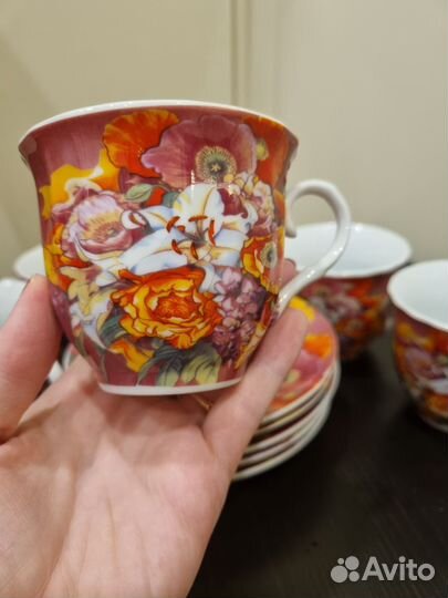 Чайные чашки с блюдцами