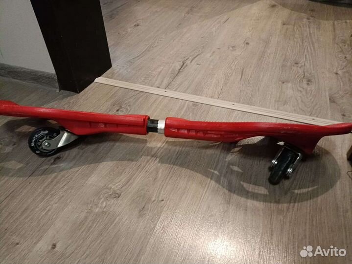 Скейтборд-Роллерсерф