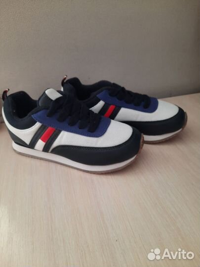 Кроссовки tommy hilfiger