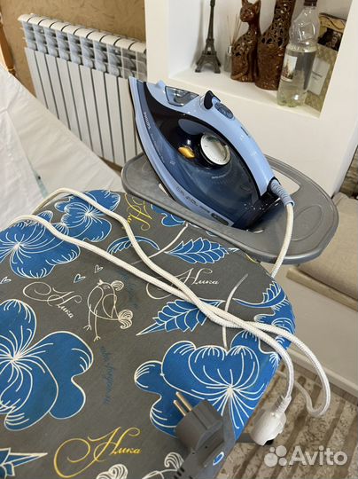 Гладильная доска и утюг