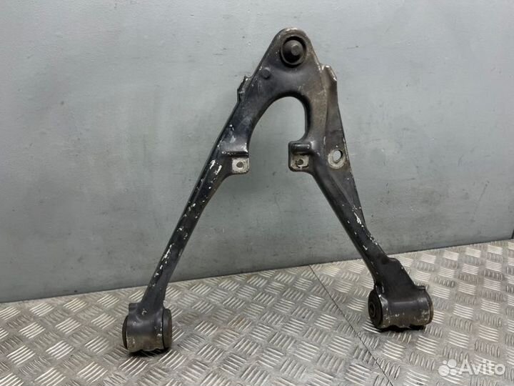 Рычаг нижний передний правый Cadillac Escalade