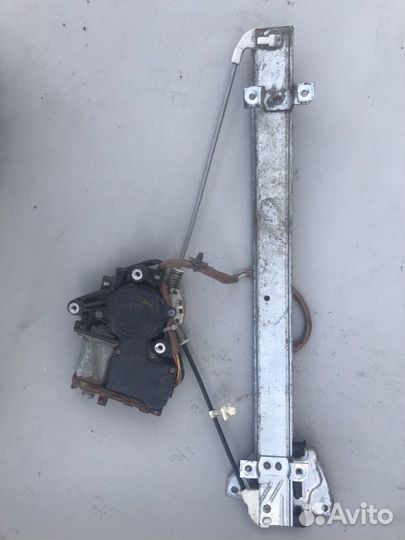 Стеклоподъемник задней двери Mitsubishi Galant 8