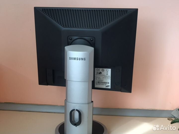 Монитор Samsung syncmaster 740N