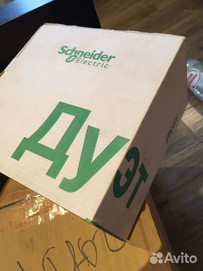 Термостат электронный Schneider wde000238