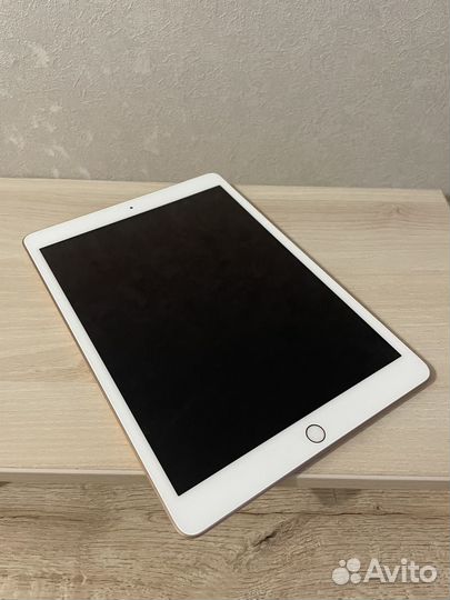 iPad 7 2019 года 32gb с Apple pencil