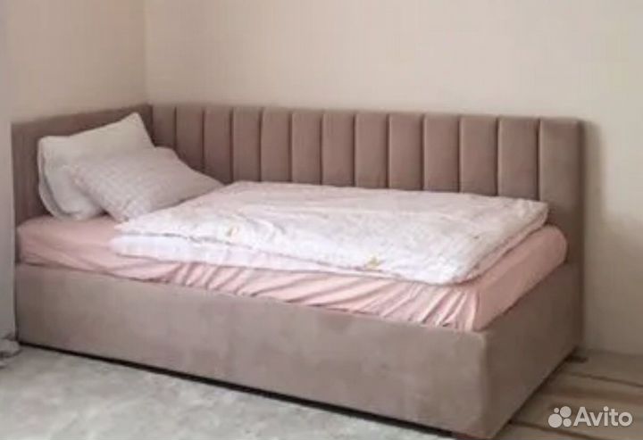 Изготавливаю одно-двуспальные обитые кровати. каче