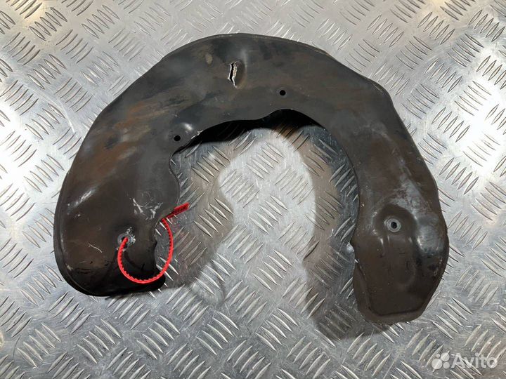 Тормозной щиток правый Audi A8 D4/4H 2012