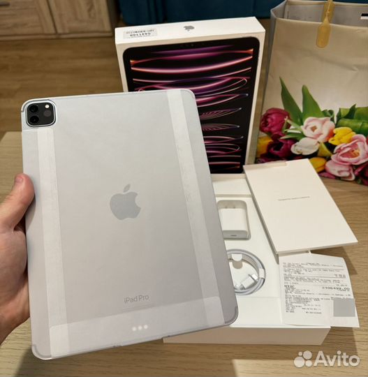 Apple iPad Pro 11 2022 M2 128Gb Wi-Fi + Cellular