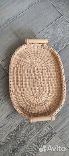 Продаю плетеный поднос из бумажной лозы